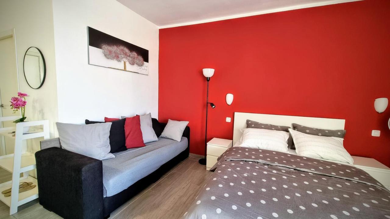 Stunning Studio With A Sea View And Pool, Paraiso Del Sur 1309 아데제 외부 사진